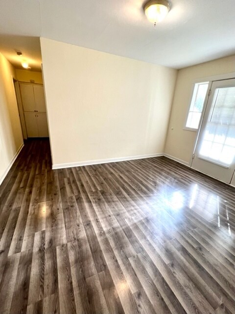 Foto del edificio - 1533 N Kentwood Ave