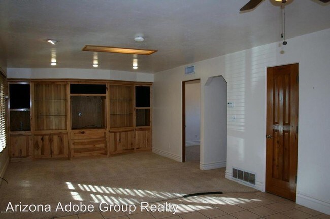Building Photo - 2 br, 1 bath House - 1058 S. 5th St.