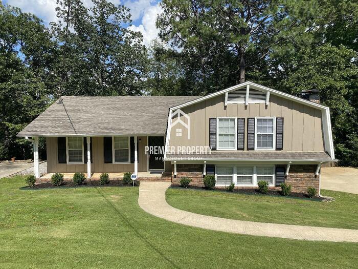 Foto principal - 2457 Jamestown Dr