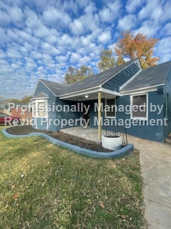 Foto del edificio - Newly Renovated Huge 4 Bedroom Home!!