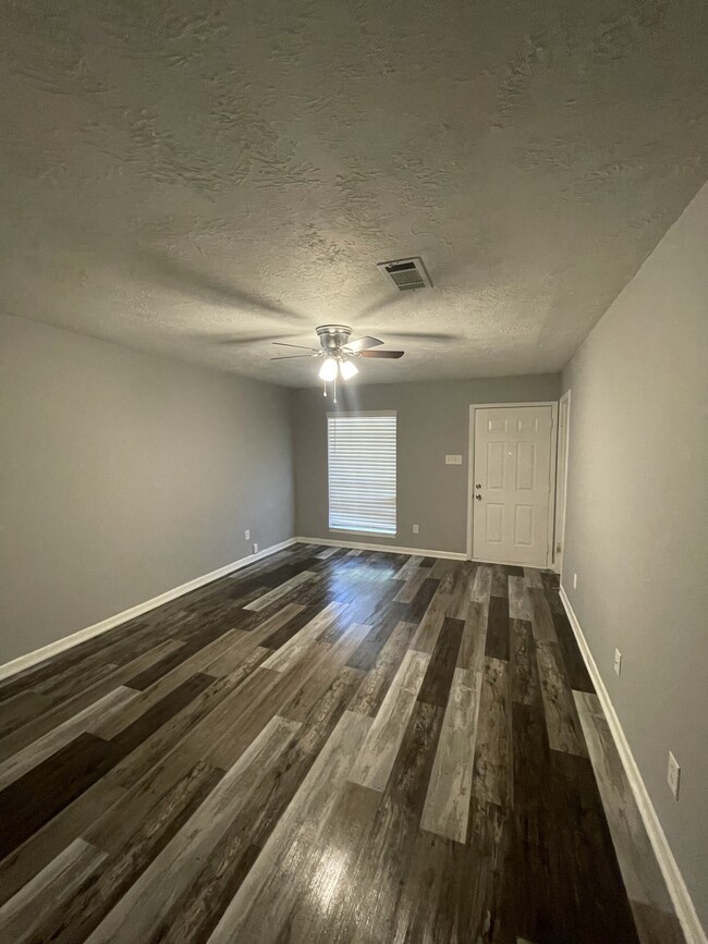 Living Room - 1917 Pine Tree Dr