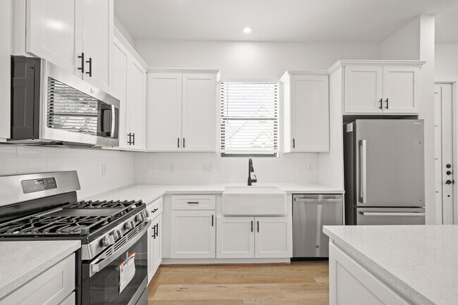 Foto del edificio - 3417 Tuam St