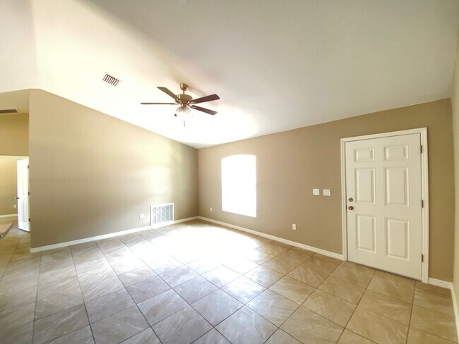 Foto del edificio - Desirable SE Ocala Neighborhood 3/2/2 **Won't Last**