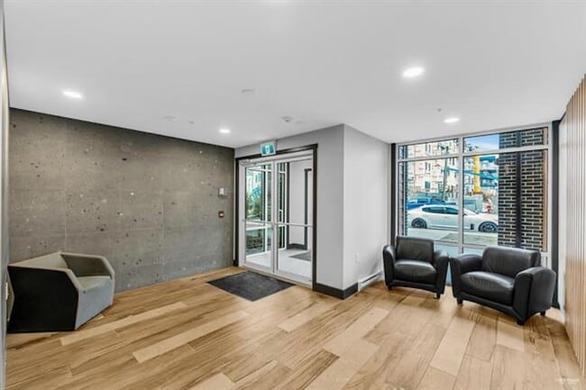 Building Photo - 5415 Brydon Crescent