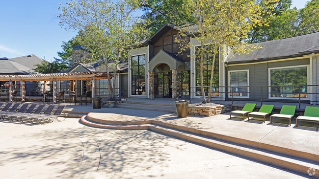Building Photo - Ridge Crossings