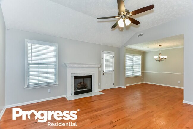 Foto del edificio - 703 Almondwood Pl
