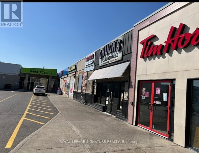 Building Photo - 1055a Forestwood Dr