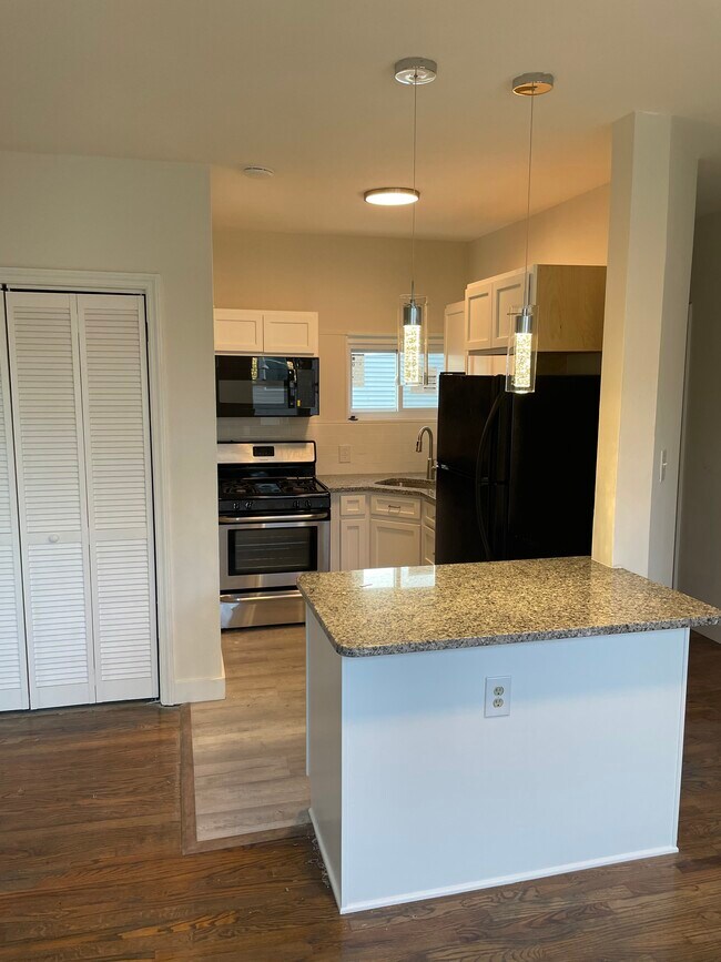 Foto del edificio - 4809 Meade St NE