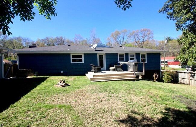 Foto del edificio - 3342 Black Oak Cir