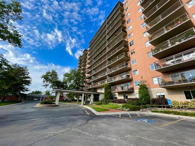 Building Photo - 4550 Warwick Blvd
