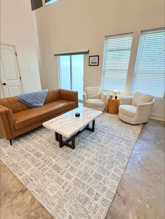 Foto del edificio - FOR RENT in LAFAYETTE!