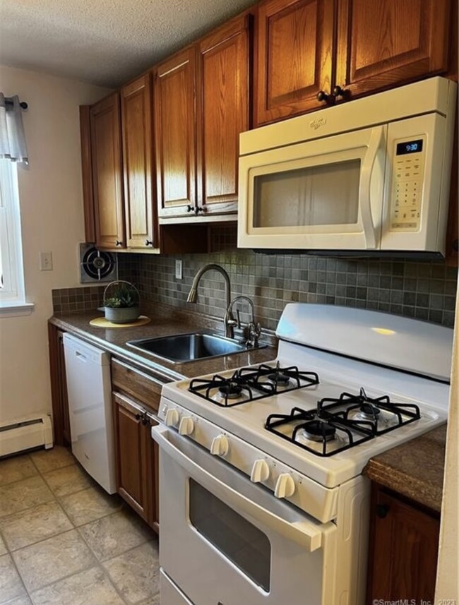 Kitchen Stove and Sink - 70 Farmington Ave