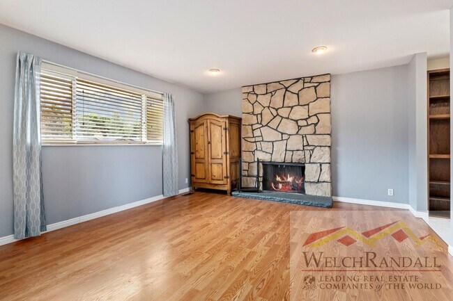 Foto del edificio - Cozy & Beautiful 4-Bed, 2-Bath Sandy Home ...