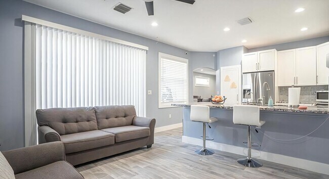 Foto del edificio - 11250 Tradewind Way