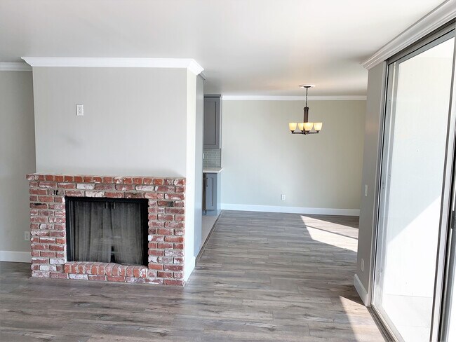 Fotografía del edificio - 415 Montana Ave