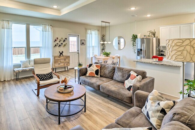 Building Photo - 1129 Bluespire Dr