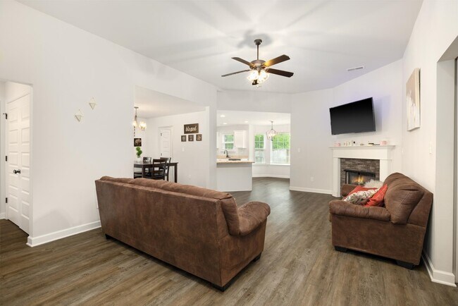 Building Photo - 8115 Cherry Hill Dr
