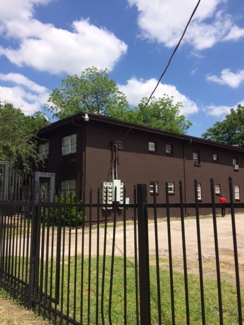 Building Photo - Pine Apartments