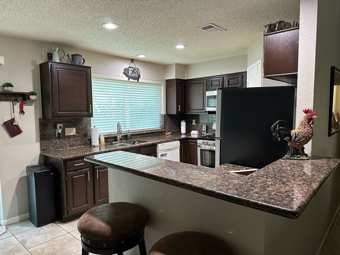 Building Photo - 3114 Sleepy Hollow Dr