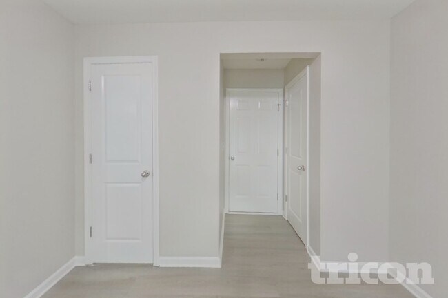 Foto del edificio - 344 Longfellows Ln
