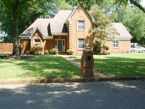 Building Photo - 10294 Eagle Creek Cove