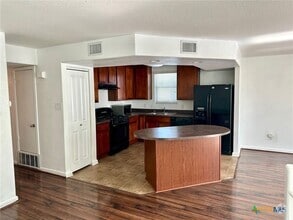 Building Photo - 135 Rush Haven
