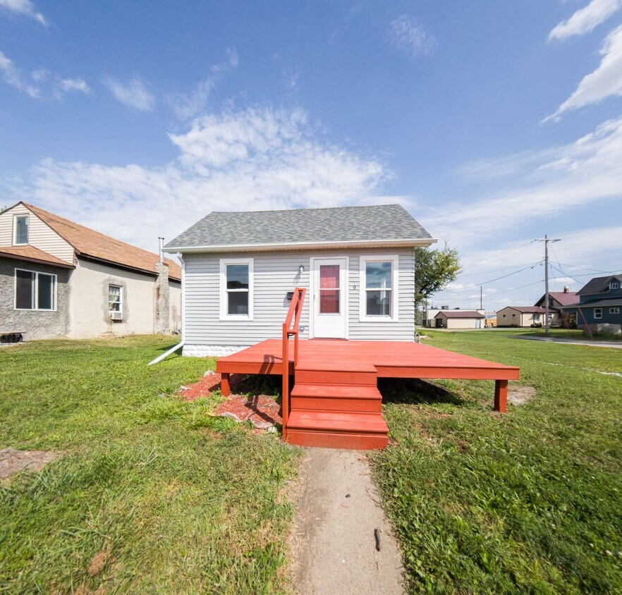 Primary Photo - 2 Bedroom 1 Bathroom House