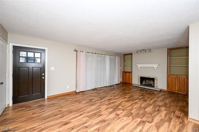 Foto del edificio - 287 Edgewood Dr