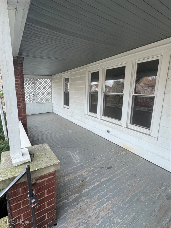 Foto del edificio - 1029 W 10th St