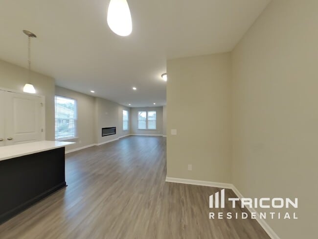 Building Photo - 301 Thomas Point Dr