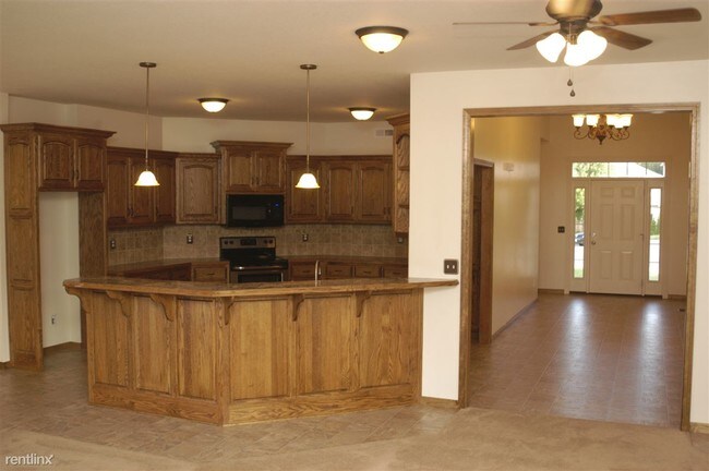 Building Photo - 4 br, 3 bath House - 15101 E 44th St S