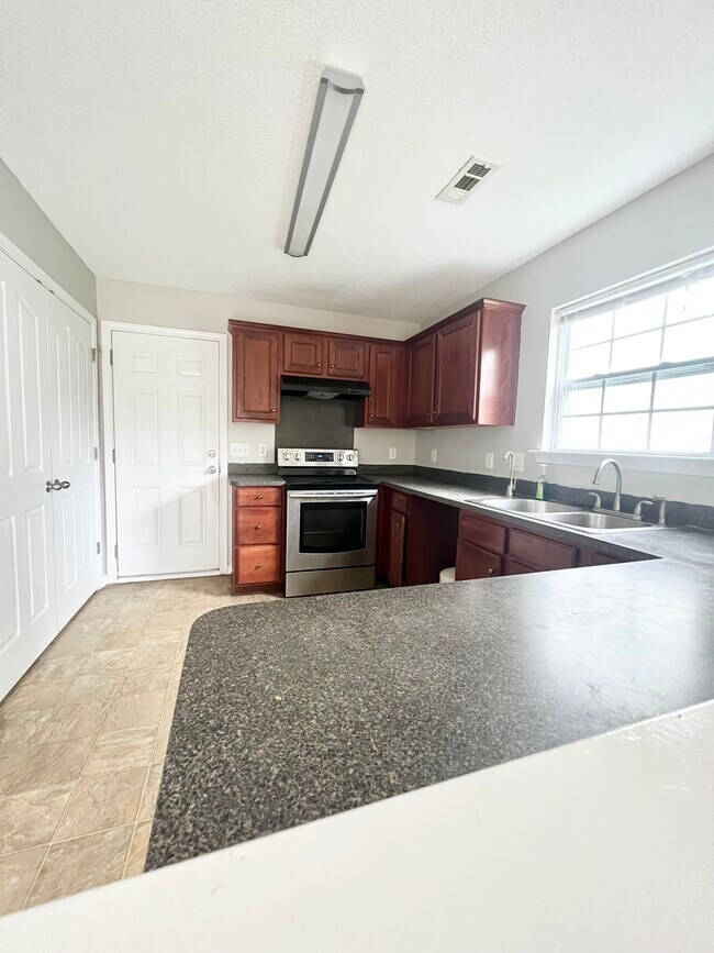 Building Photo - 7624 Aragorn Ln