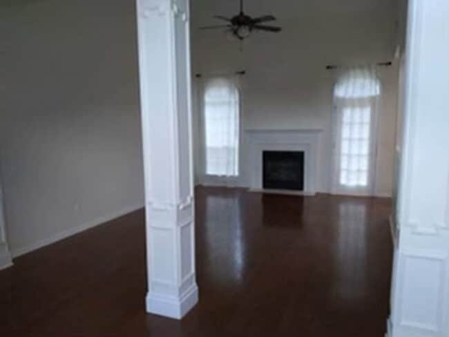Building Photo - 6123 Lauren Cir