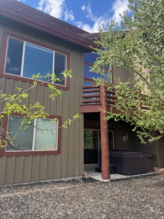 Building Photo - 3356 Cedar Dr