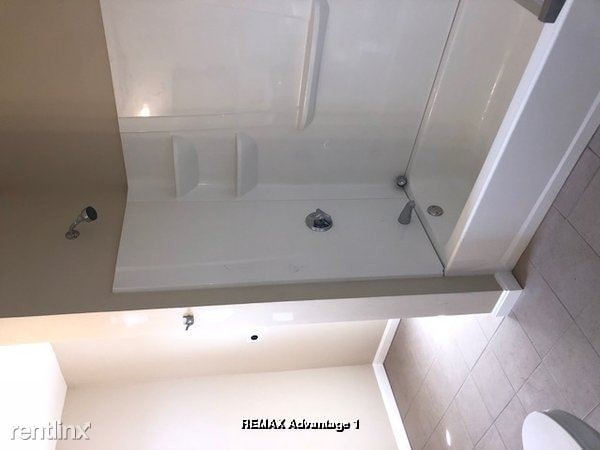 Building Photo - 4 br, 1 bath Apartment - 32 Suffield St