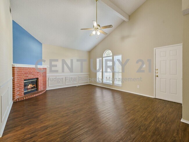 Building Photo - Great 2-Story 5/2/2 in Watauga Ready For M...