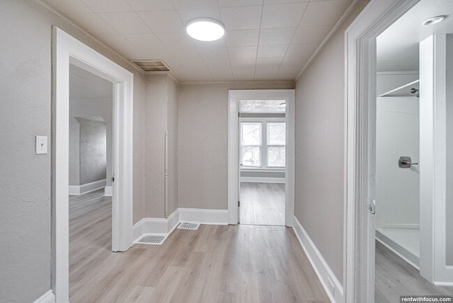 Foto del edificio - 702 S Commercial St