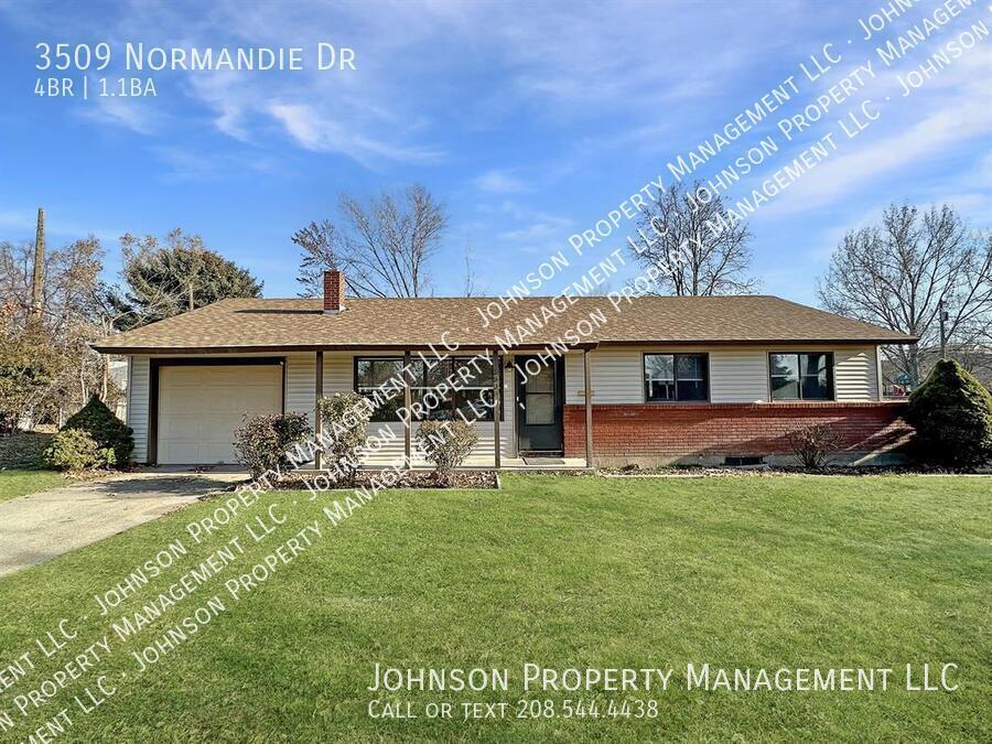 Foto principal - Spacious 4-Bedroom Home Near Owyhee Park w...