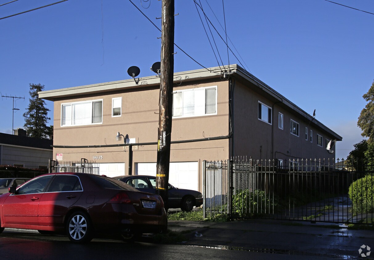 Foto del edificio - 9635 Plymouth St