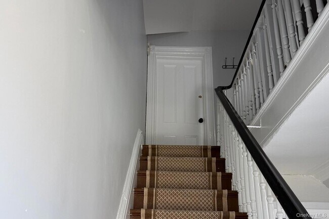 Building Photo - 154 S High St