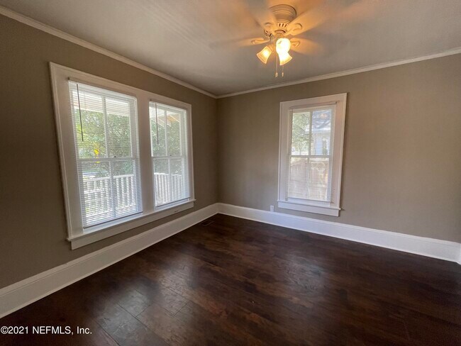 Building Photo - 4329 Lakeside Dr