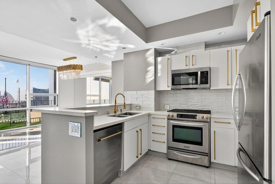 Foto principal - 321 Tenth Ave