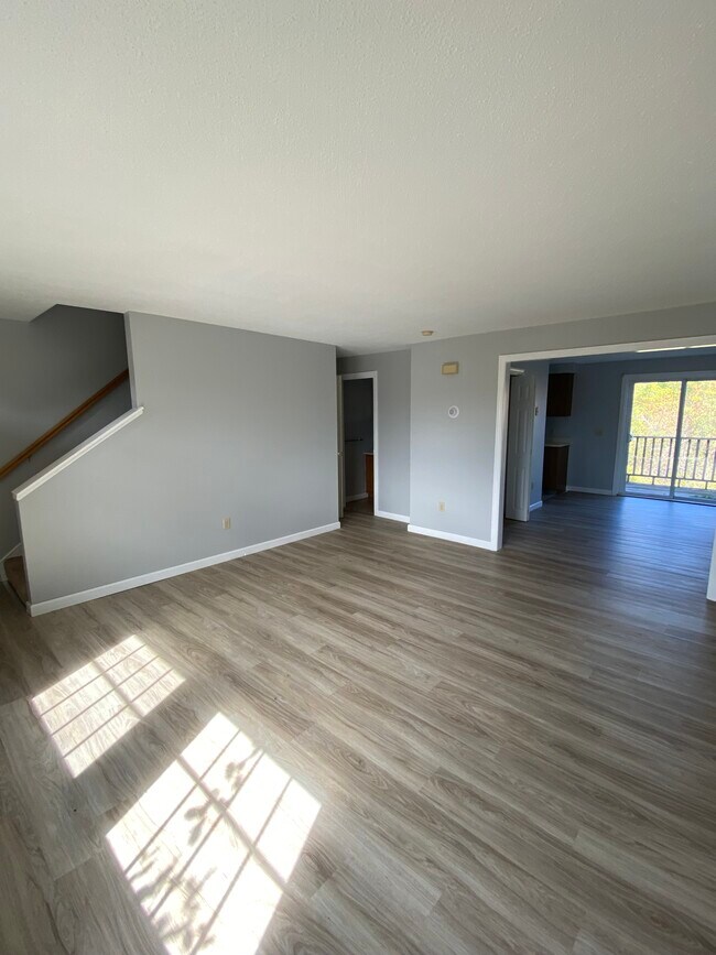 Foto del edificio - Old County Estates