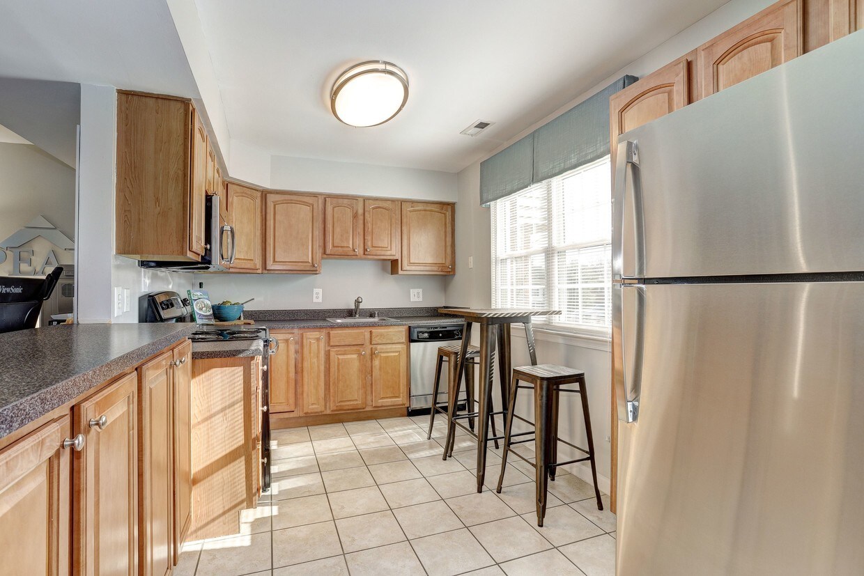 Olde Townhomes Apartments in Nottingham, MD