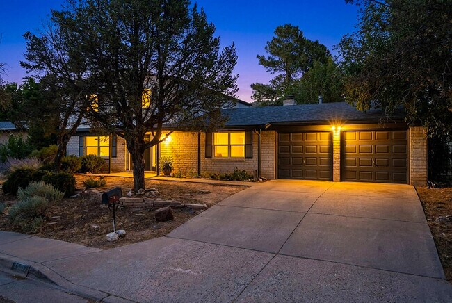 Building Photo - 3008 Matador Dr NE