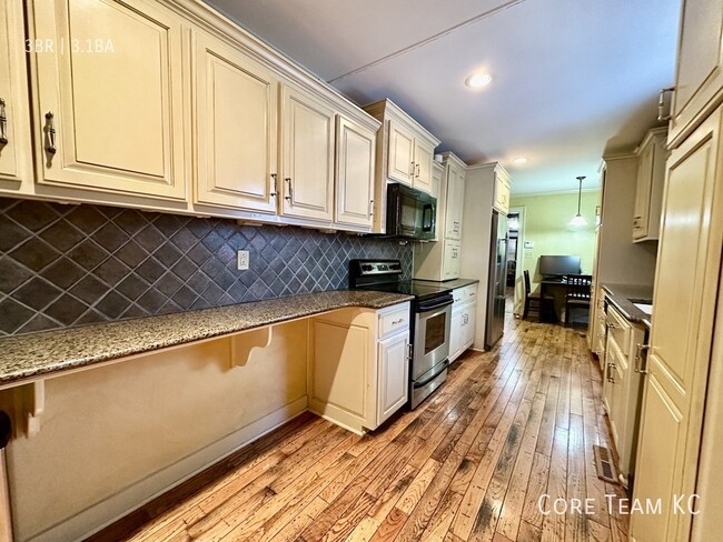 Building Photo - 4819 Jarboe St