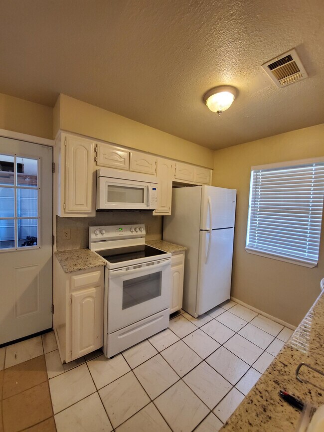 Building Photo - 207 Swisher Rd