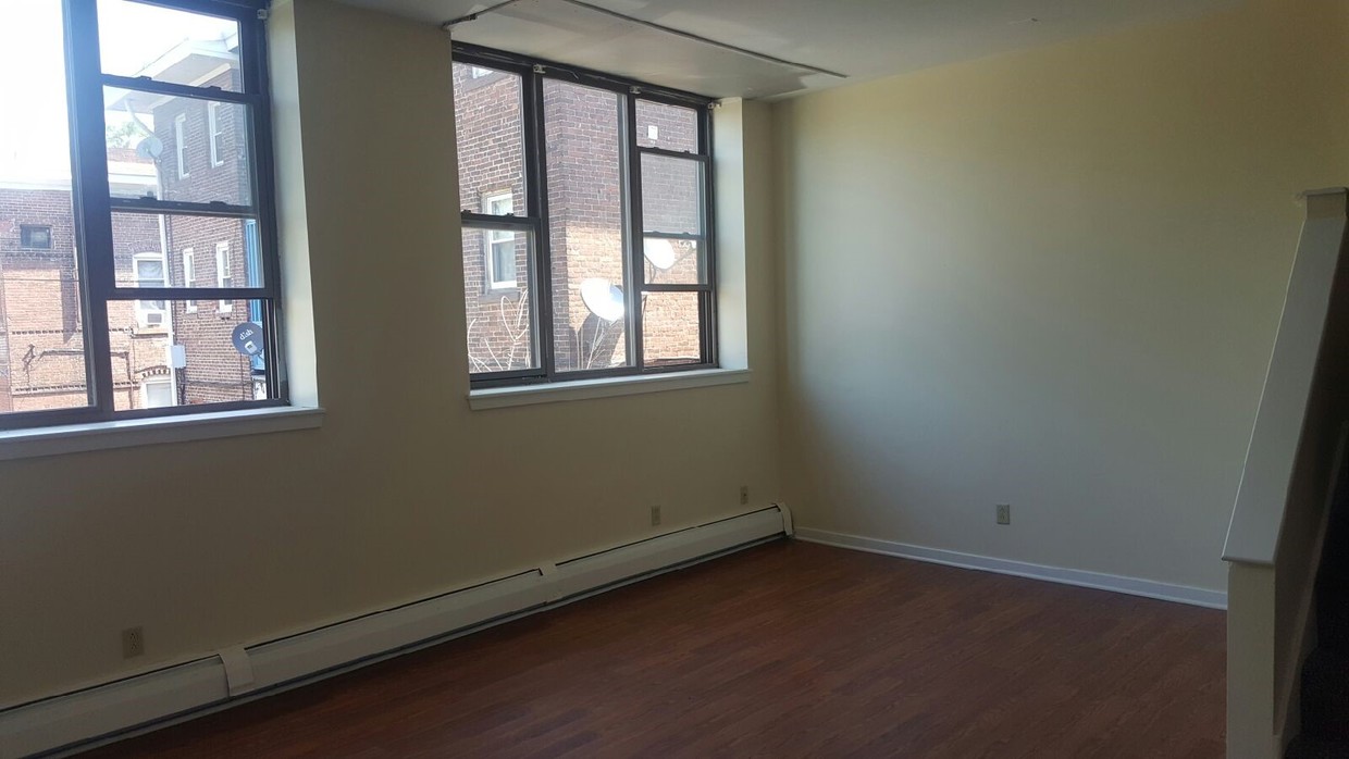 Foto principal - 140 Russ St