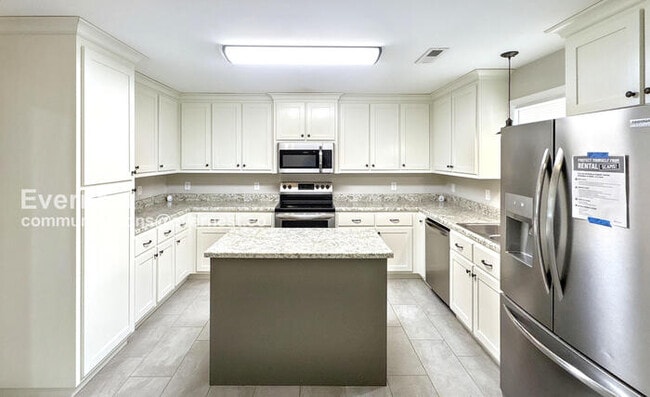 Foto del edificio - 25996 Hobbs Loop