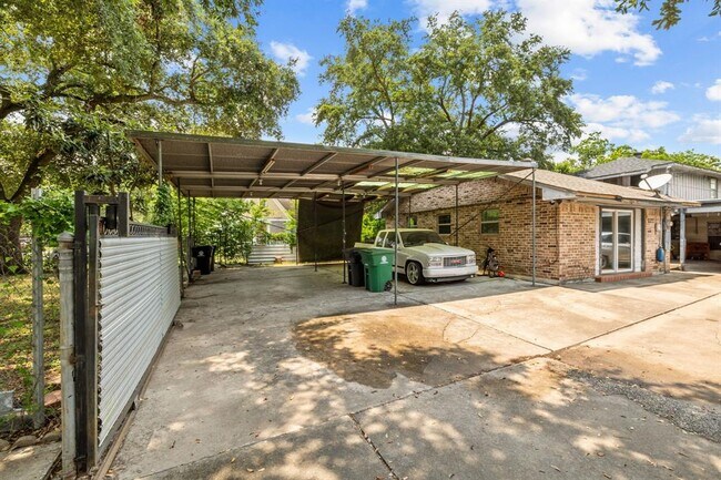 Foto del edificio - 7019 Kinney St